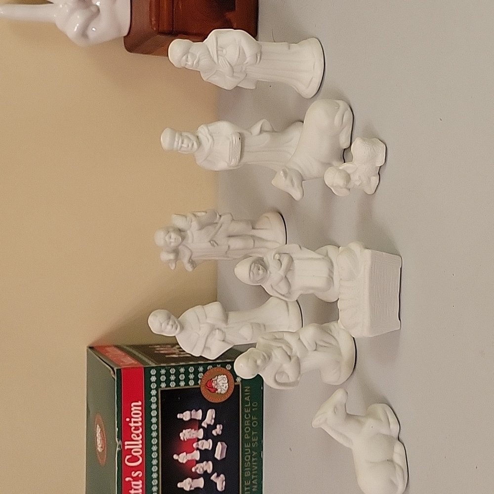 Nativity Scene - Picture 3 of 3
